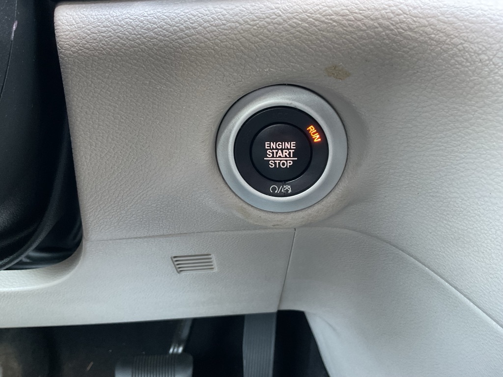 Photo 31 of this CHRYSLER VOYAGER