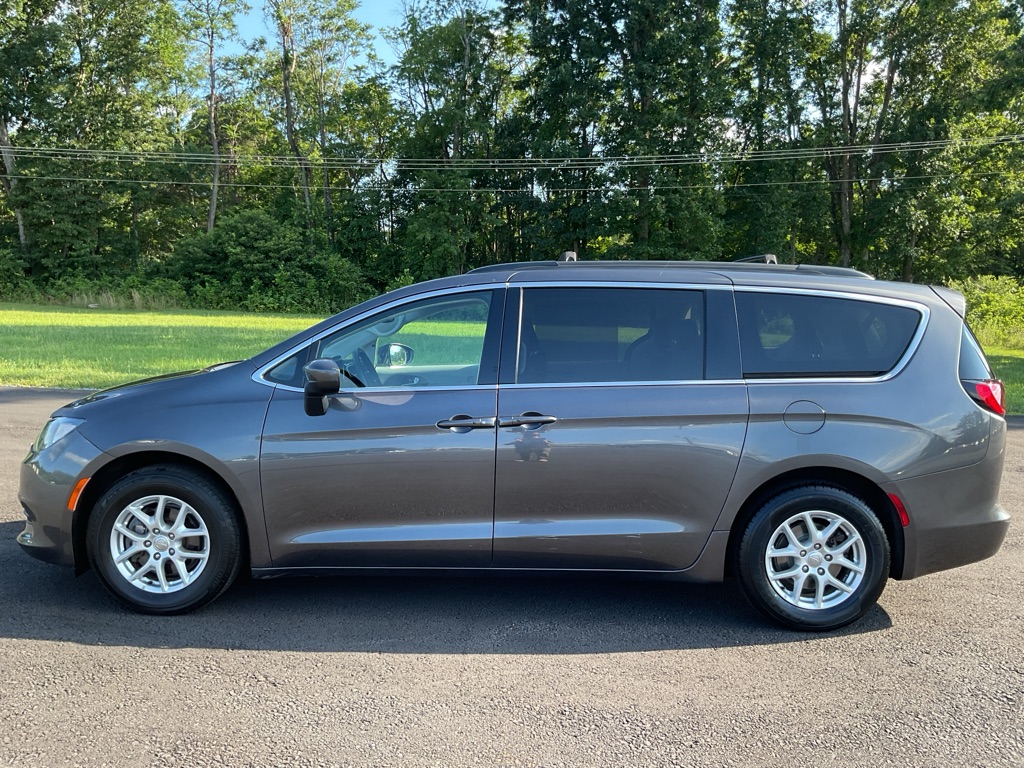 Photo 3 of this CHRYSLER VOYAGER