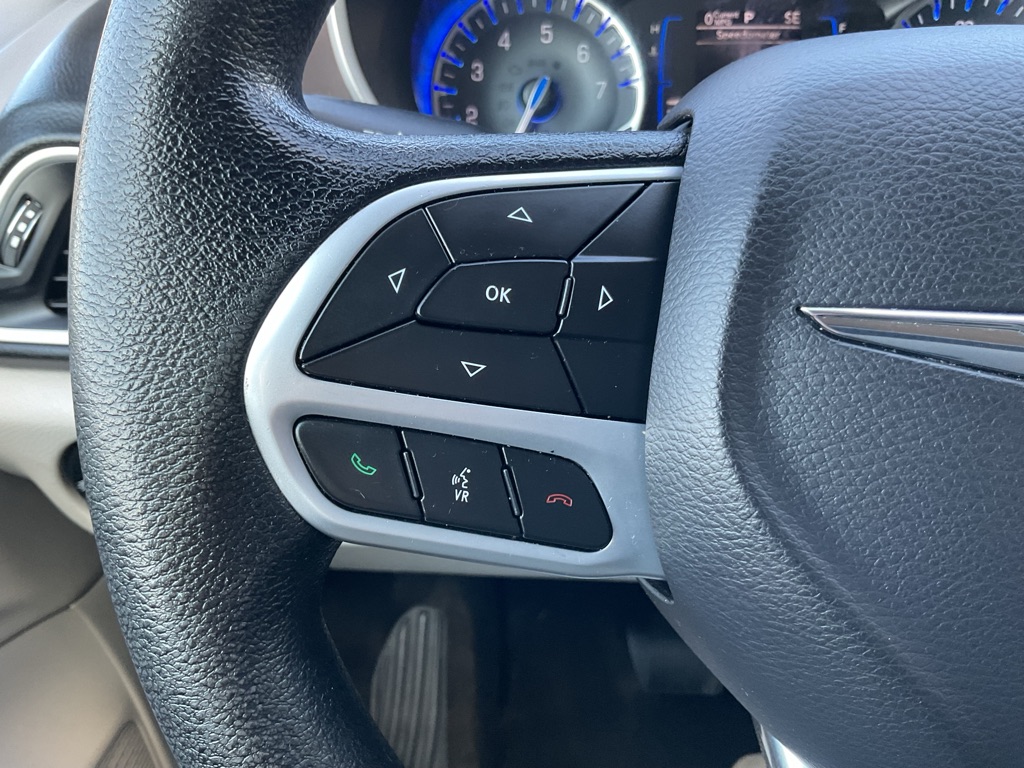 Photo 28 of this CHRYSLER VOYAGER