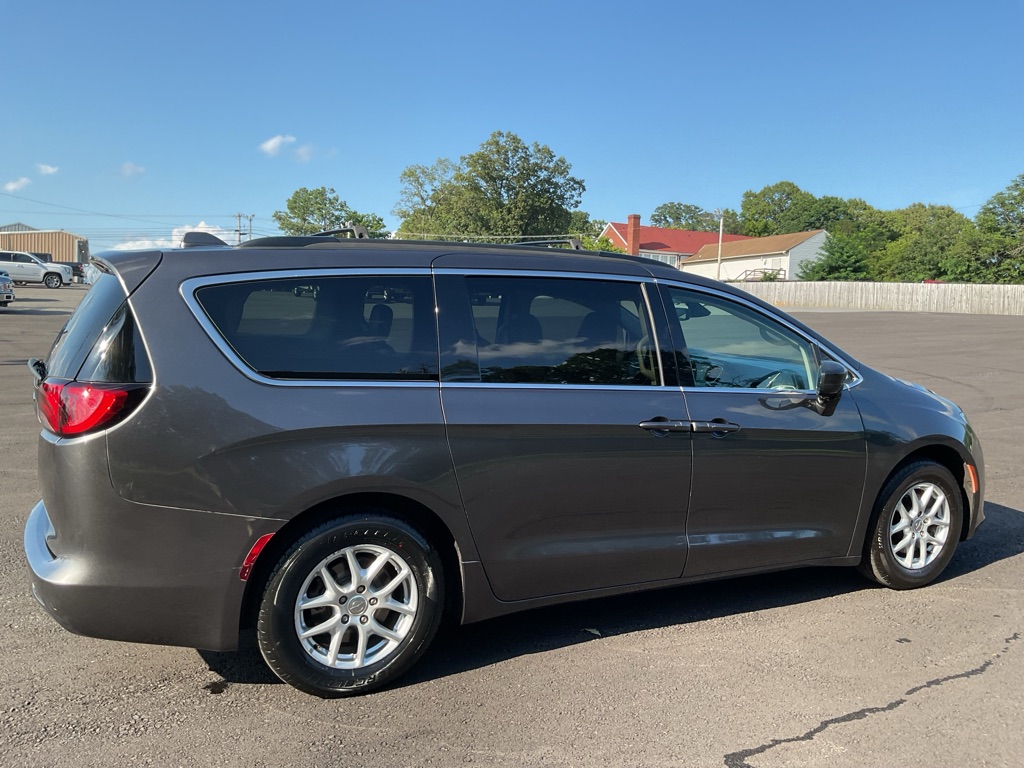 Photo 11 of this CHRYSLER VOYAGER
