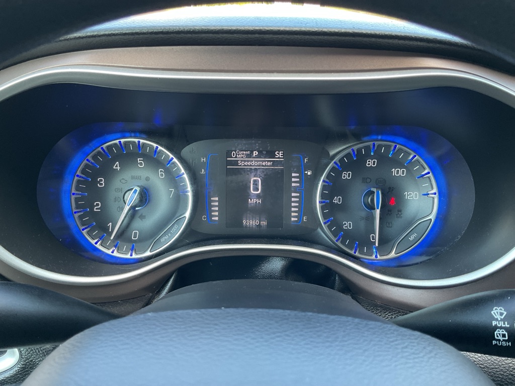 Photo 30 of this CHRYSLER VOYAGER