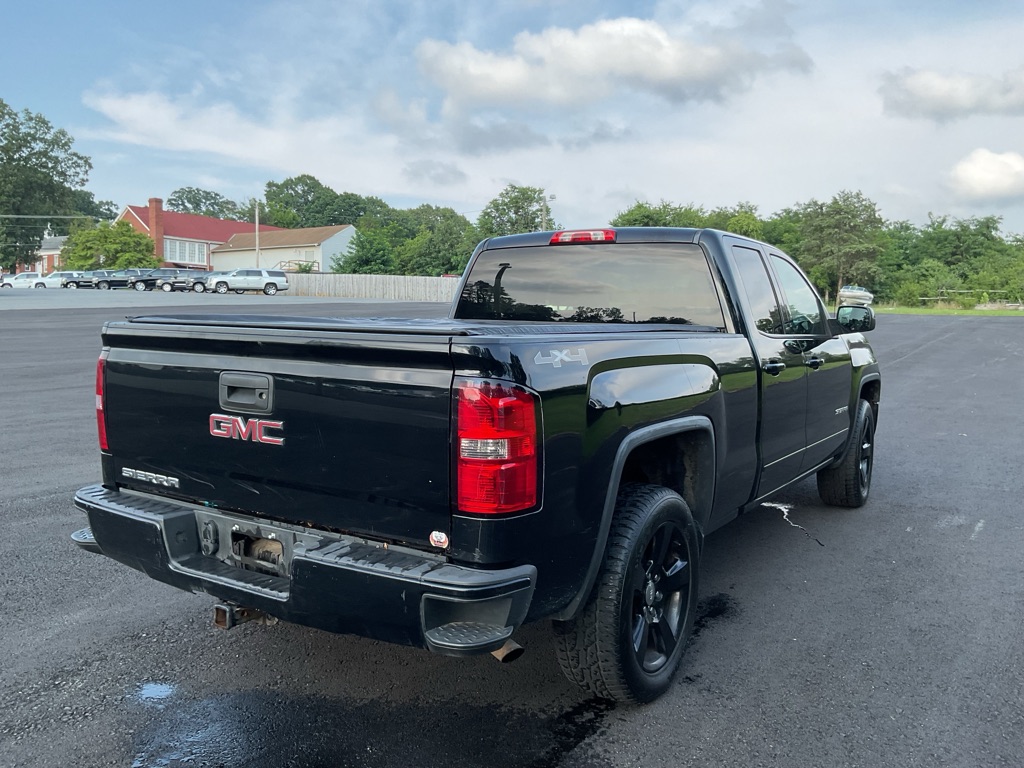 Photo 8 of this GMC SIERRA