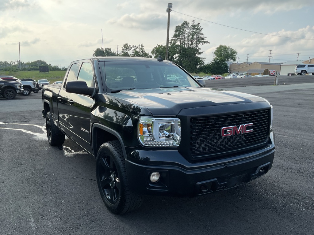 Photo 12 of this GMC SIERRA