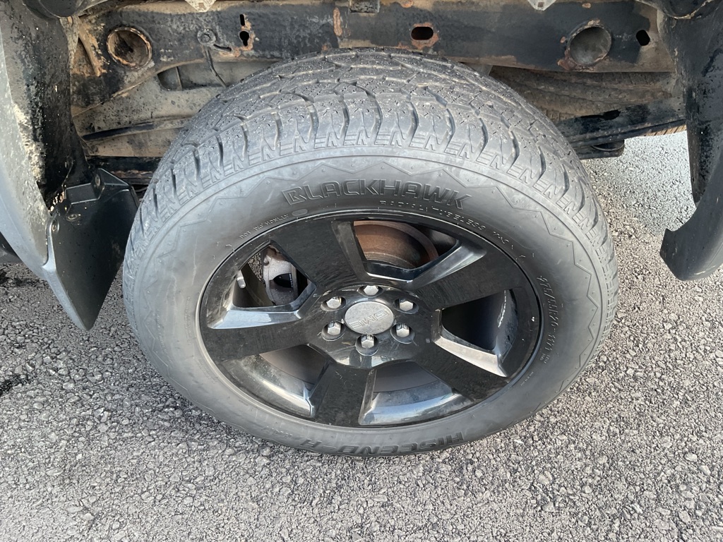 Photo 18 of this GMC SIERRA