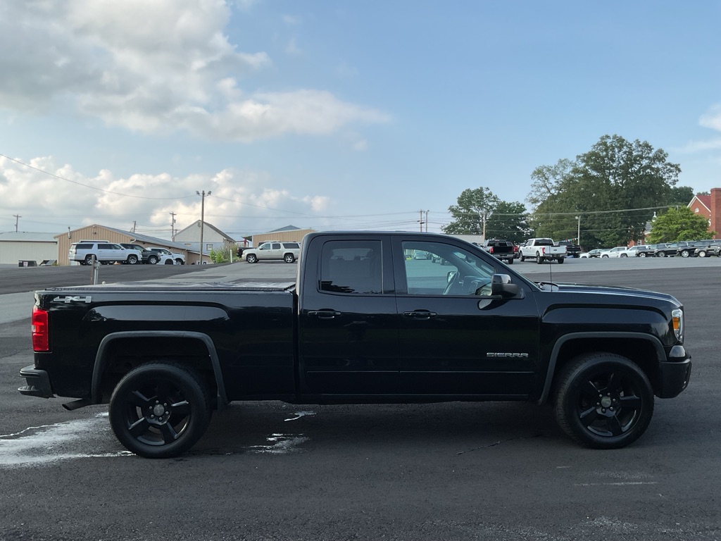 Photo 10 of this GMC SIERRA
