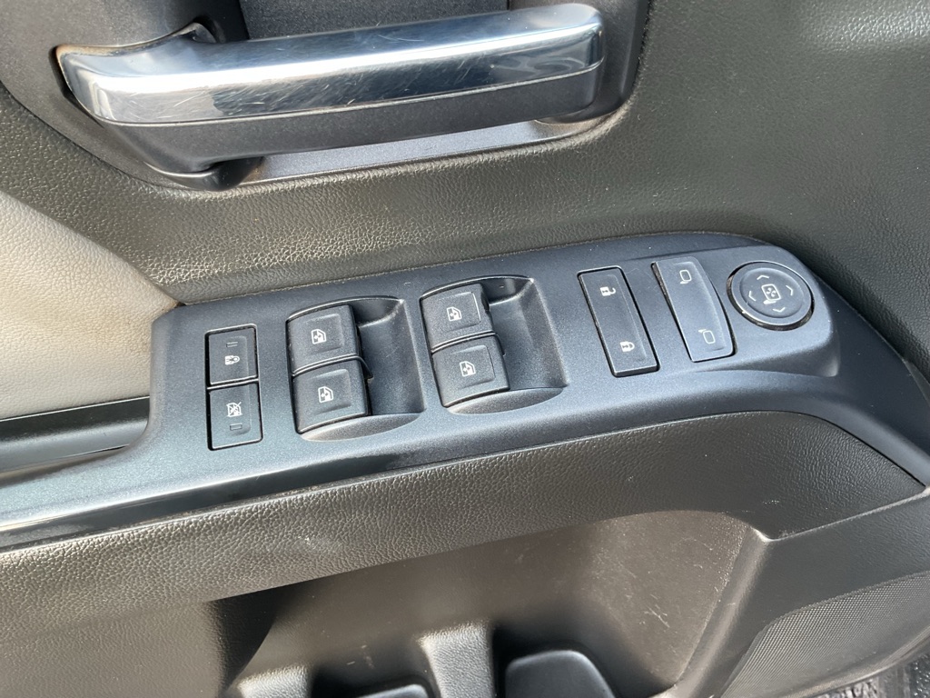 Photo 22 of this GMC SIERRA