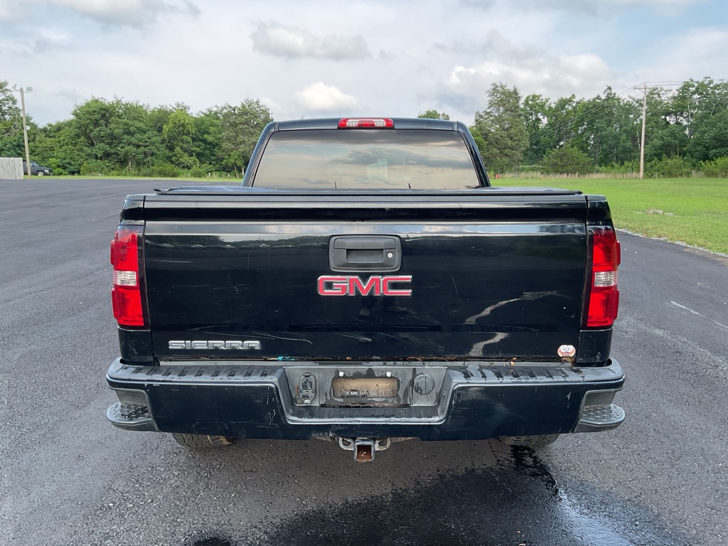 Photo 6 of this GMC SIERRA
