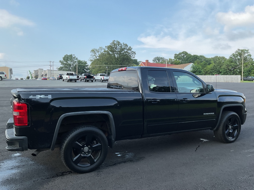 Photo 9 of this GMC SIERRA