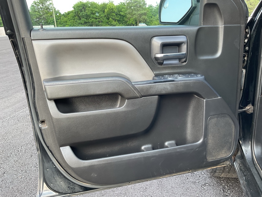 Photo 21 of this GMC SIERRA