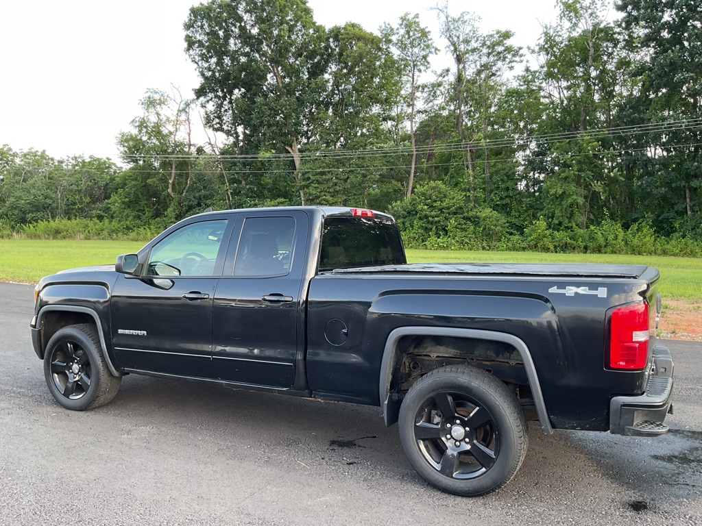 Photo 4 of this GMC SIERRA