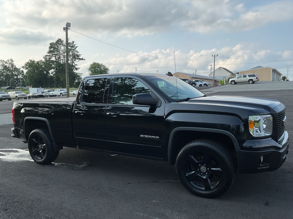 Photo 11 of this GMC SIERRA