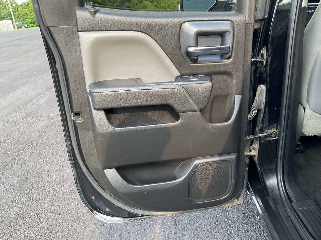 Photo 37 of this GMC SIERRA