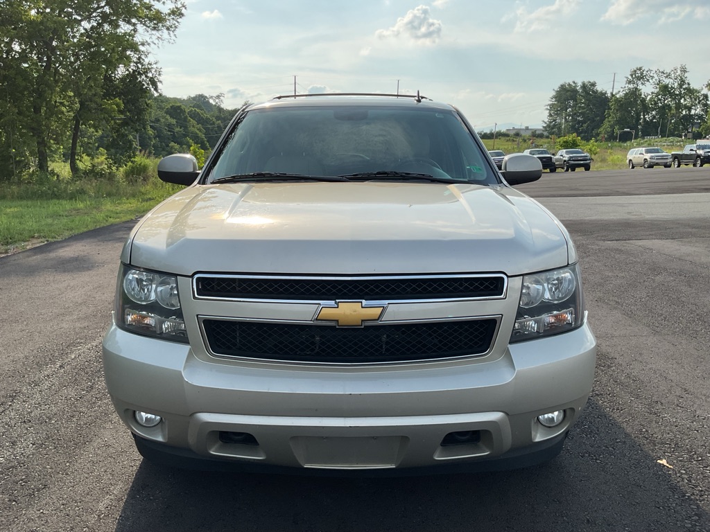 Photo 16 of this CHEVROLET SUBURBAN