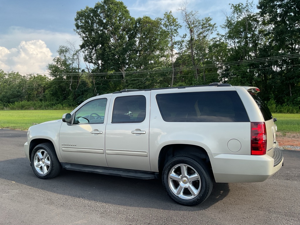 Photo 4 of this CHEVROLET SUBURBAN