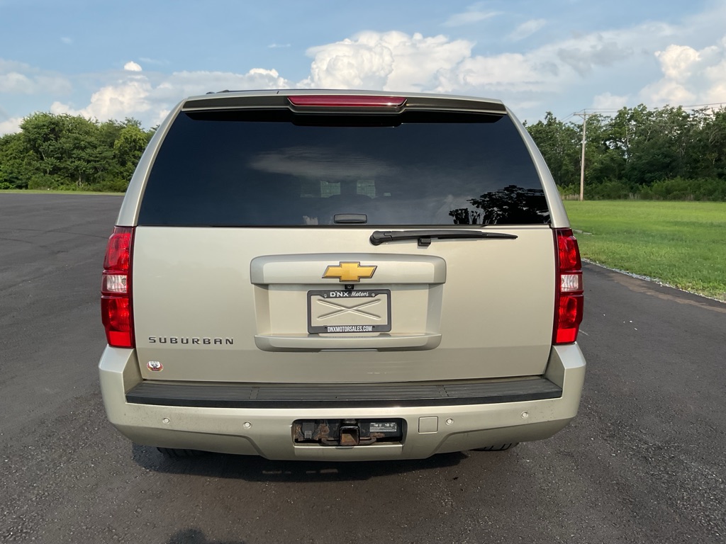 Photo 6 of this CHEVROLET SUBURBAN