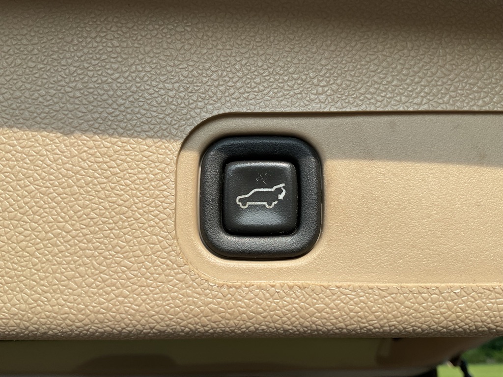 Photo 10 of this CHEVROLET SUBURBAN