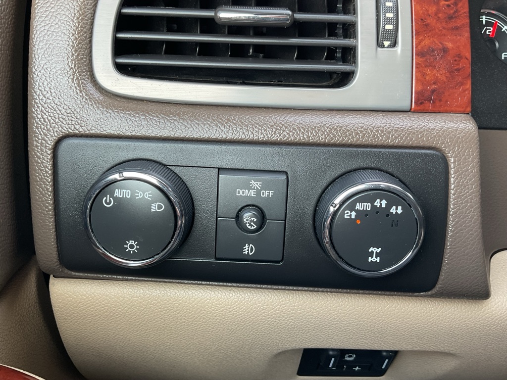 Photo 30 of this CHEVROLET SUBURBAN