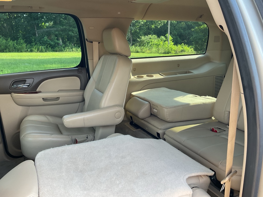 Photo 47 of this CHEVROLET SUBURBAN