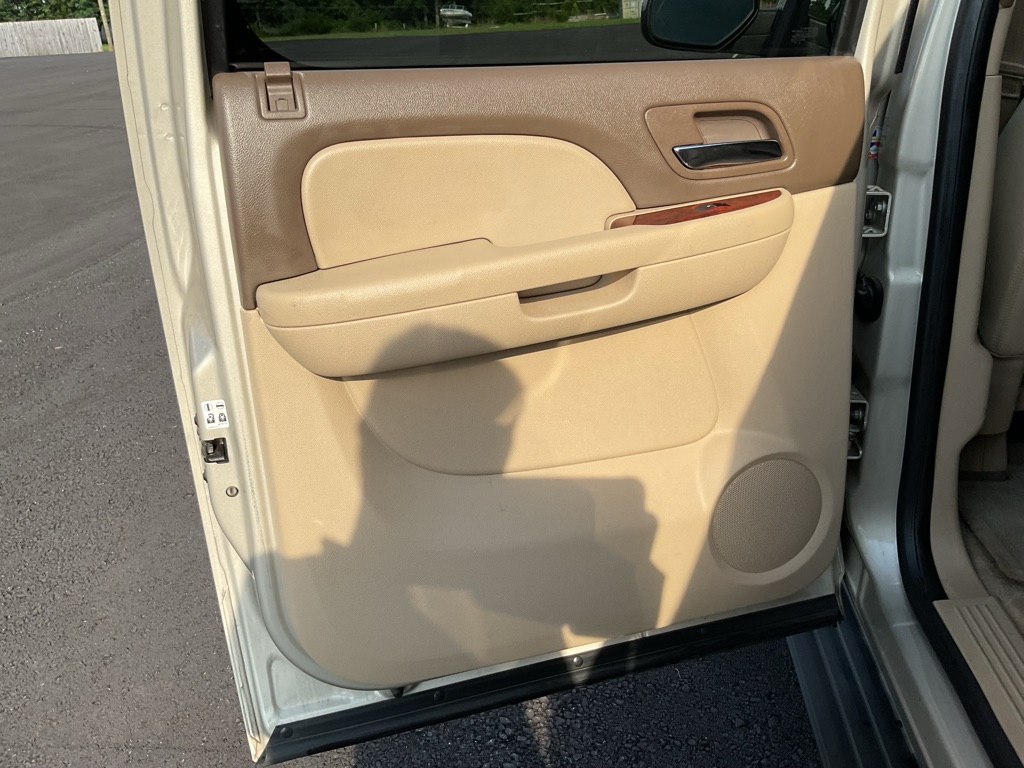 Photo 45 of this CHEVROLET SUBURBAN