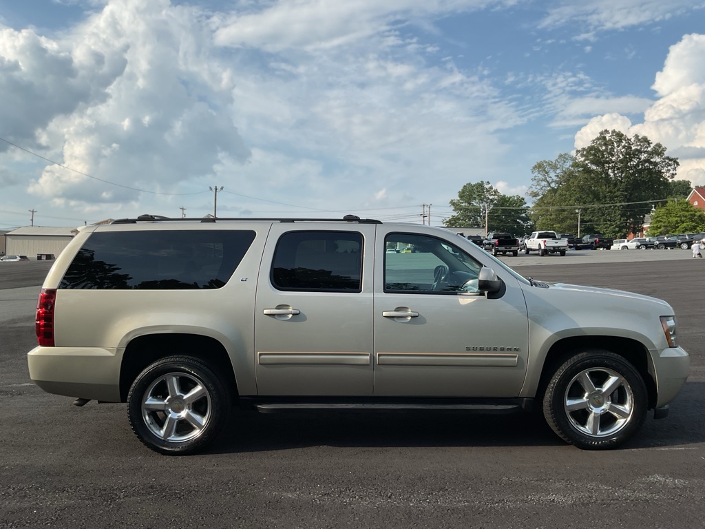 Photo 13 of this CHEVROLET SUBURBAN