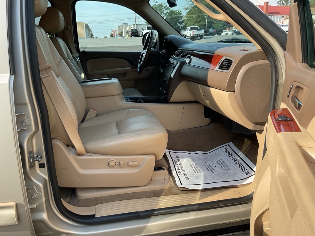 Photo 53 of this CHEVROLET SUBURBAN