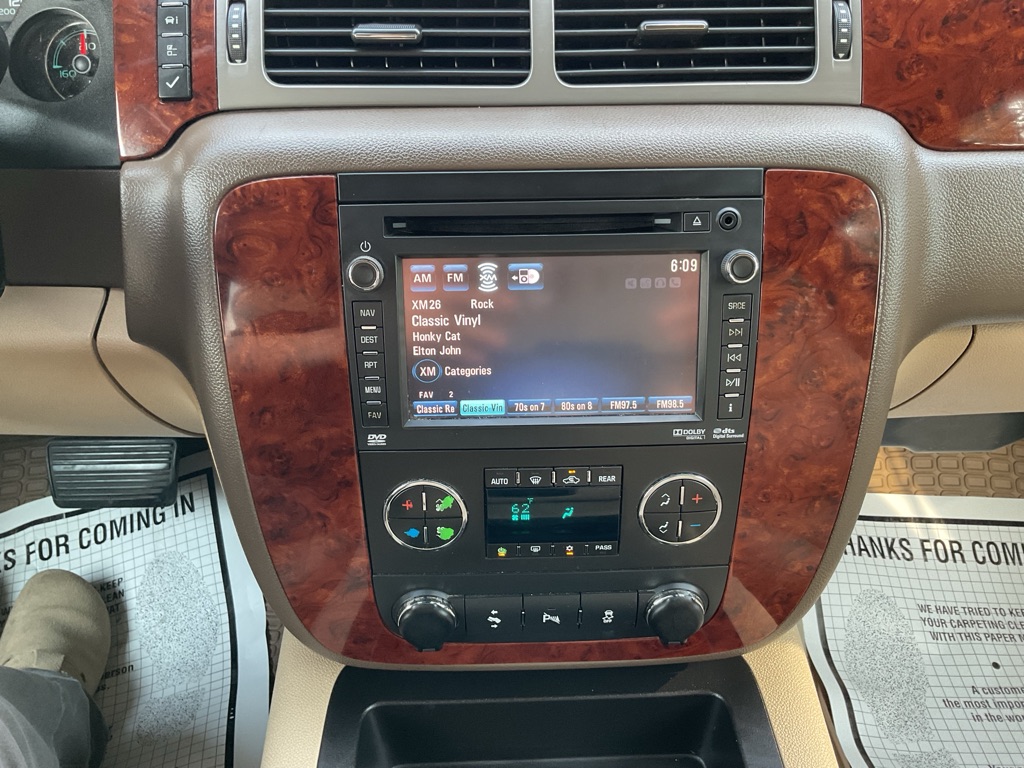 Photo 38 of this CHEVROLET SUBURBAN