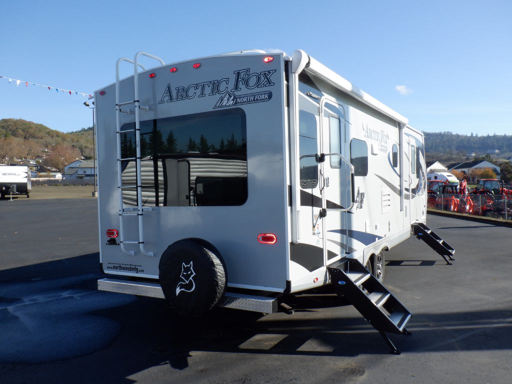 2021 NORTHWOOD ARCTIC FOX 25Y in ROSEBURG OR at WINCHESTER WHOLESALE