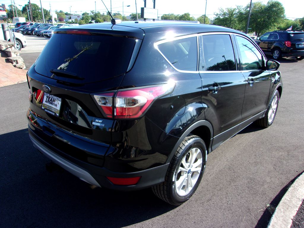 Photo 5 of this FORD ESCAPE