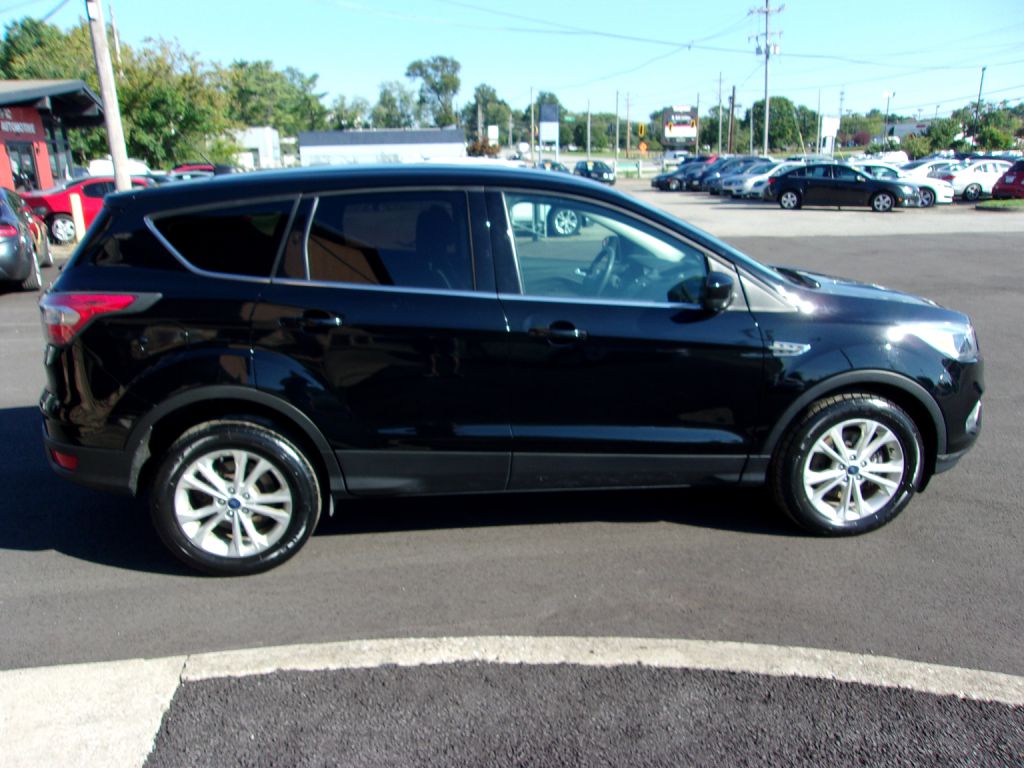 Photo 6 of this FORD ESCAPE