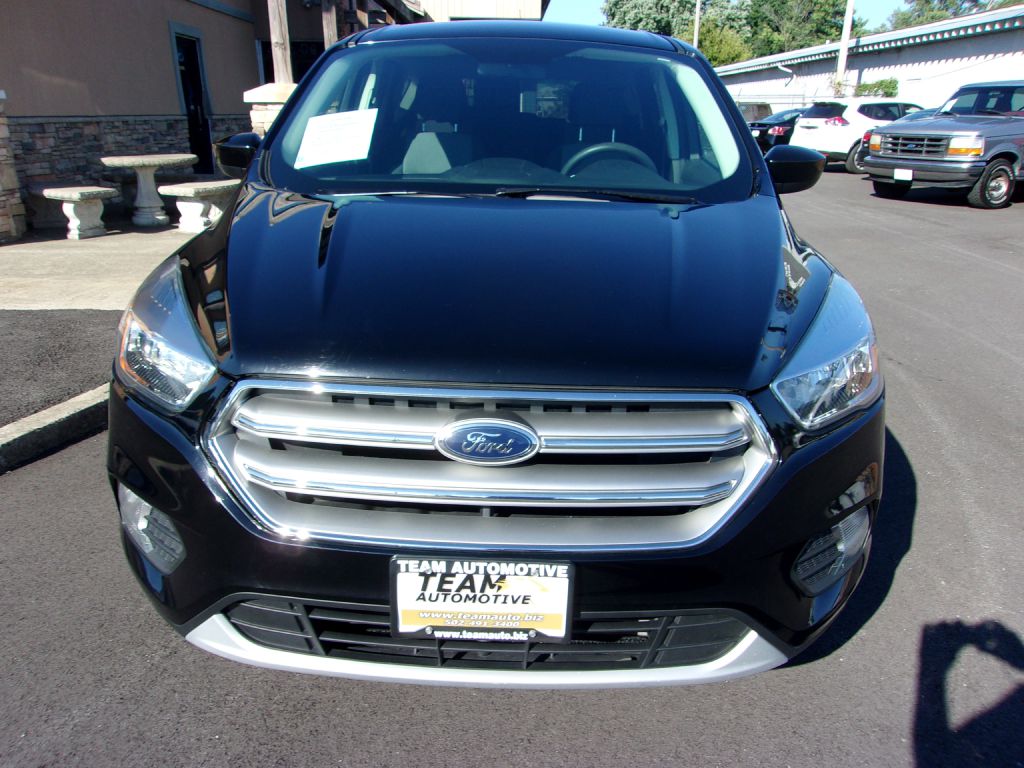 Photo 8 of this FORD ESCAPE