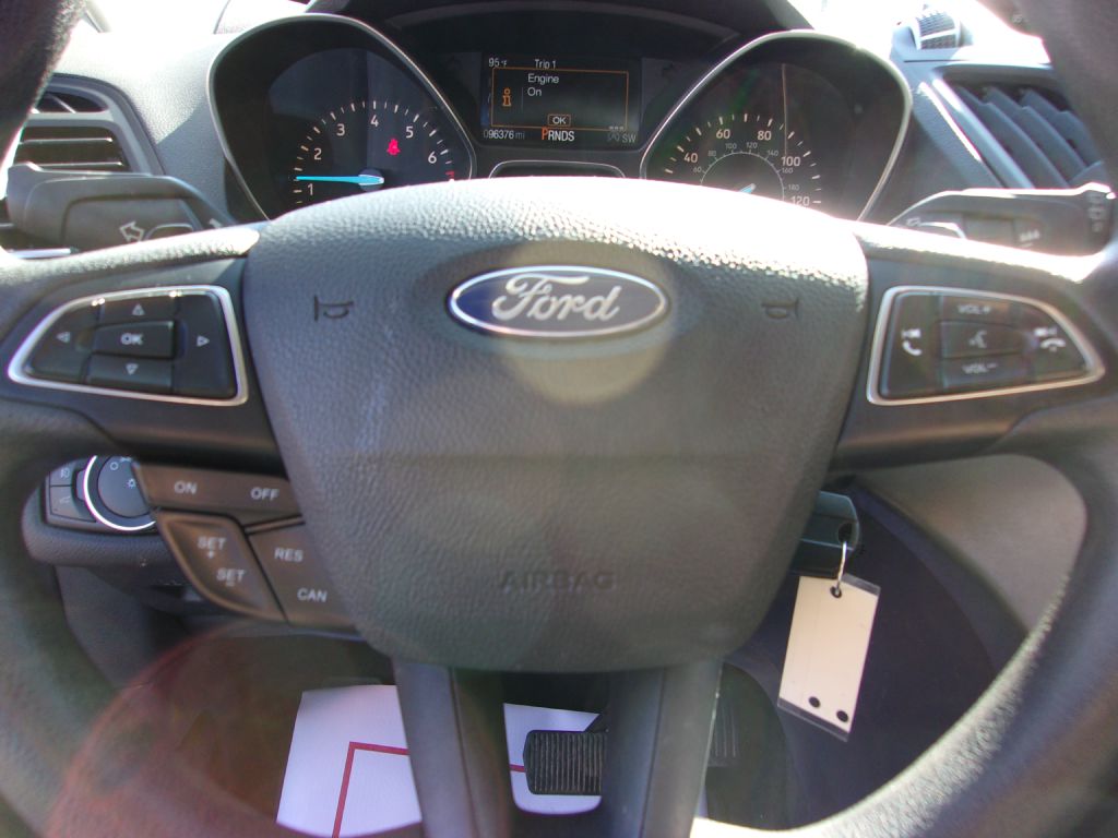 Photo 9 of this FORD ESCAPE