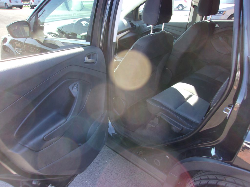 Photo 14 of this FORD ESCAPE