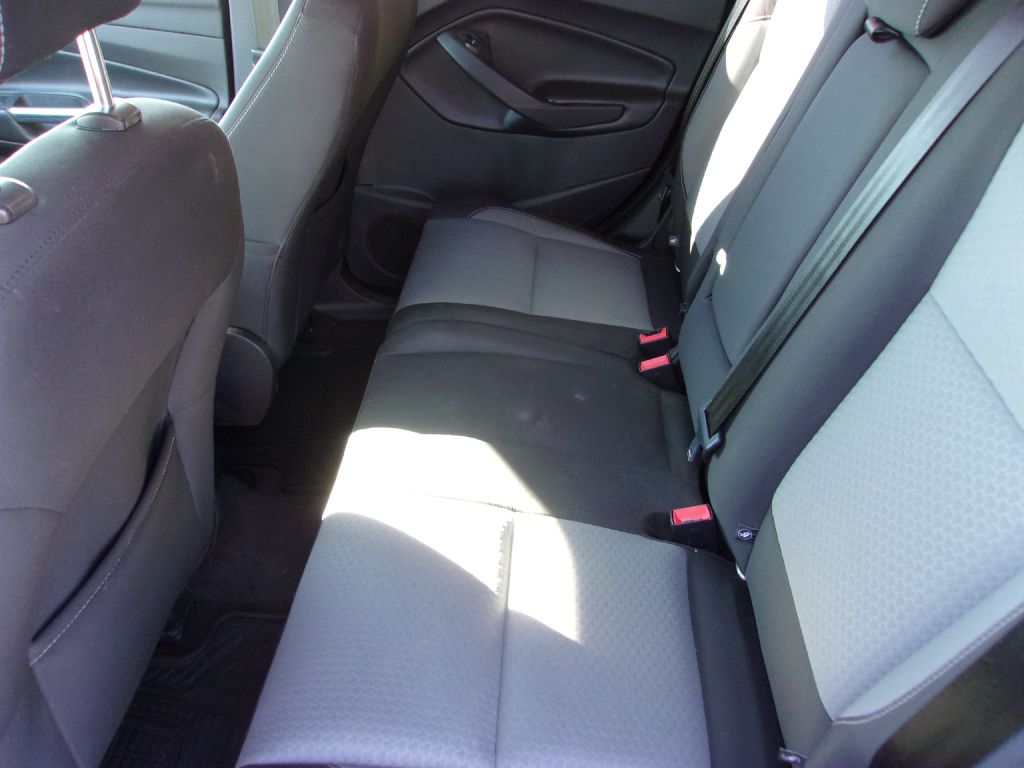 Photo 15 of this FORD ESCAPE