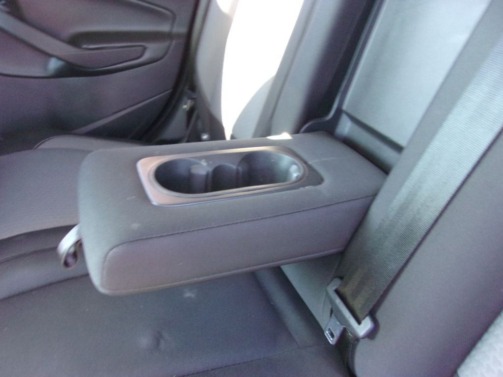 Photo 16 of this FORD ESCAPE