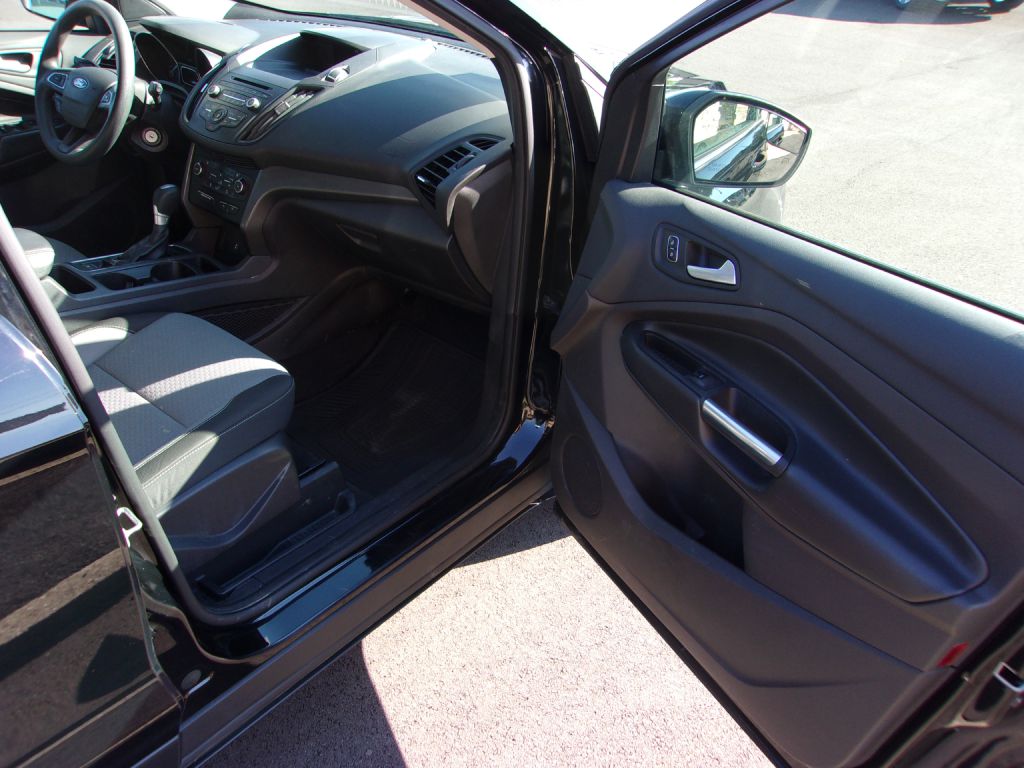 Photo 17 of this FORD ESCAPE