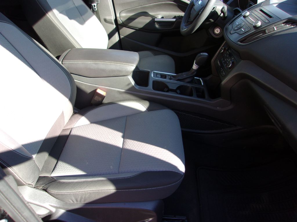 Photo 18 of this FORD ESCAPE