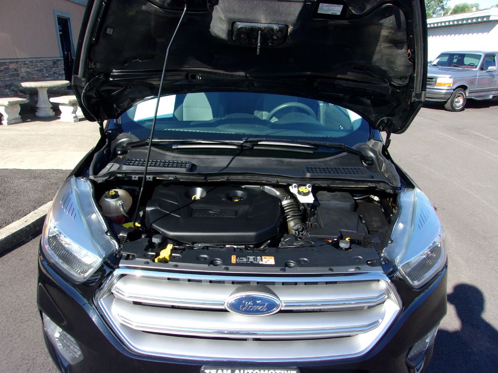 Photo 25 of this FORD ESCAPE