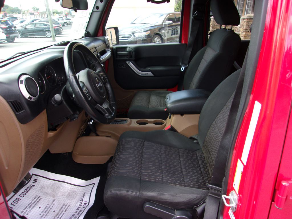Photo 10 of this JEEP WRANGLER UNLIMI