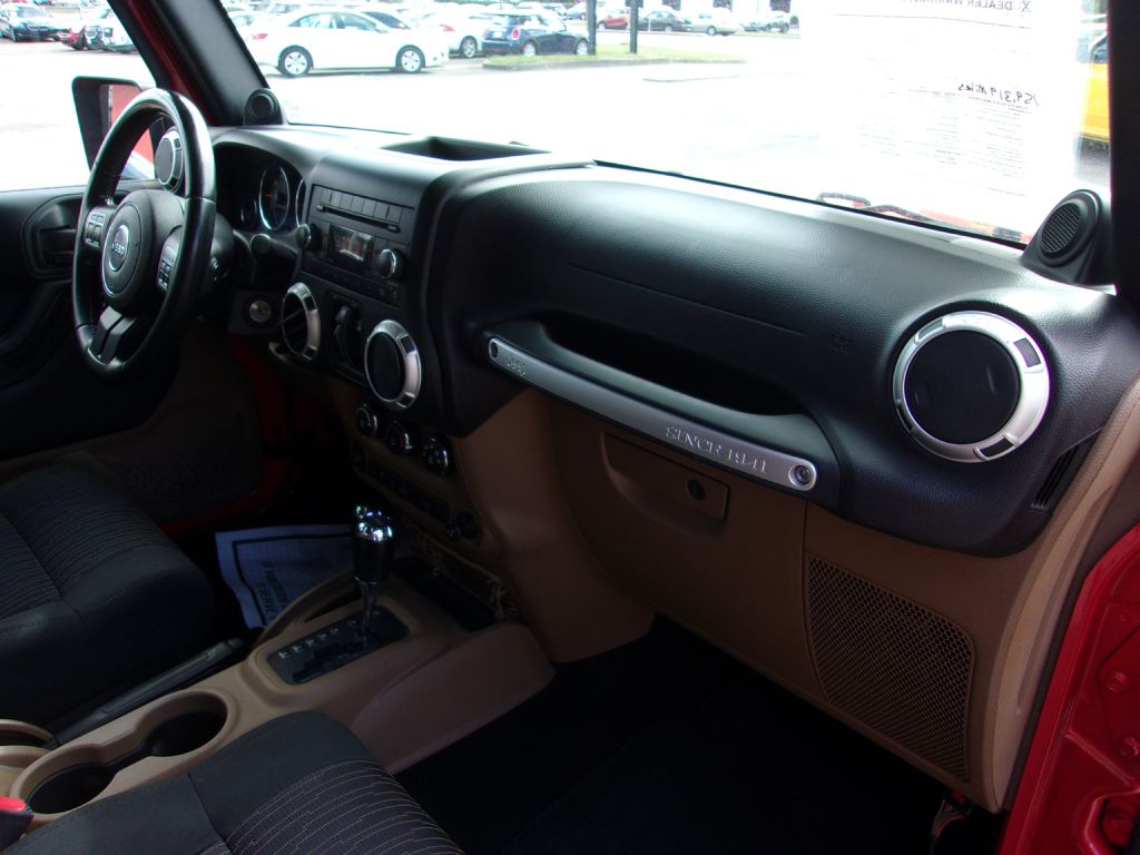 Photo 19 of this JEEP WRANGLER UNLIMI