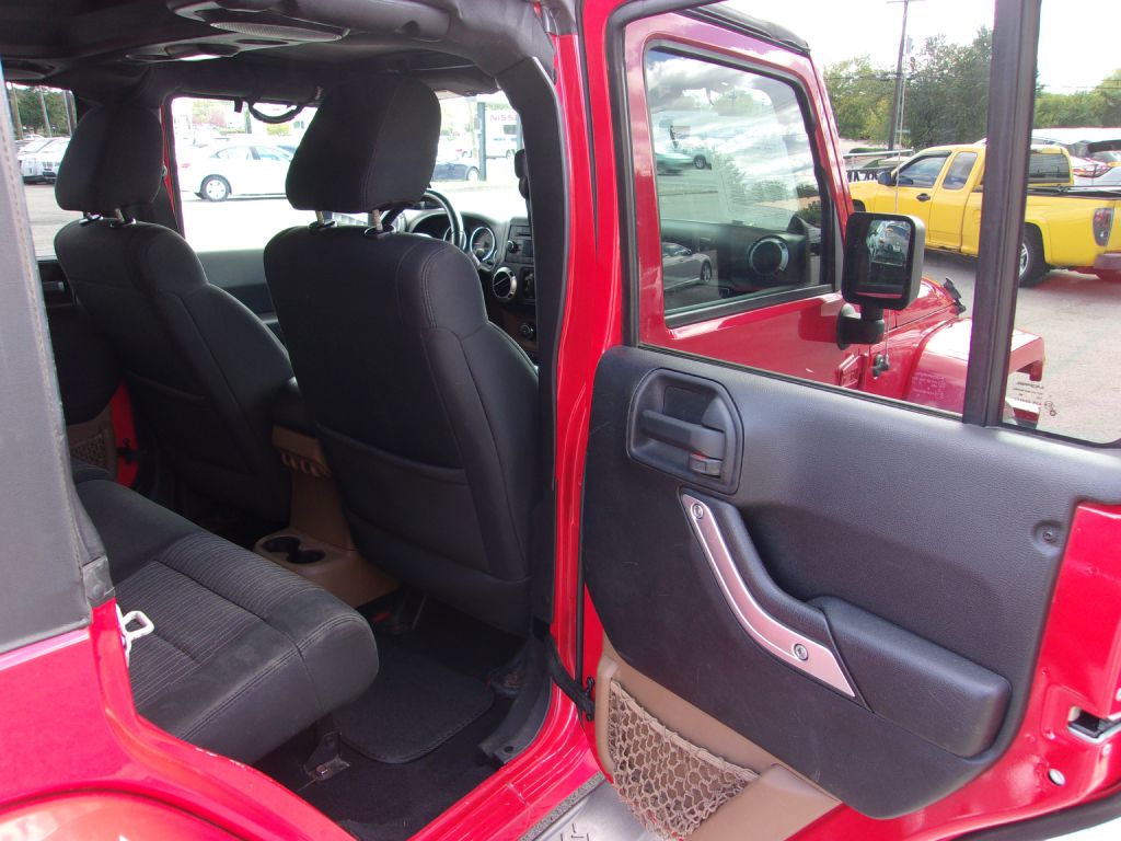 Photo 21 of this JEEP WRANGLER UNLIMI