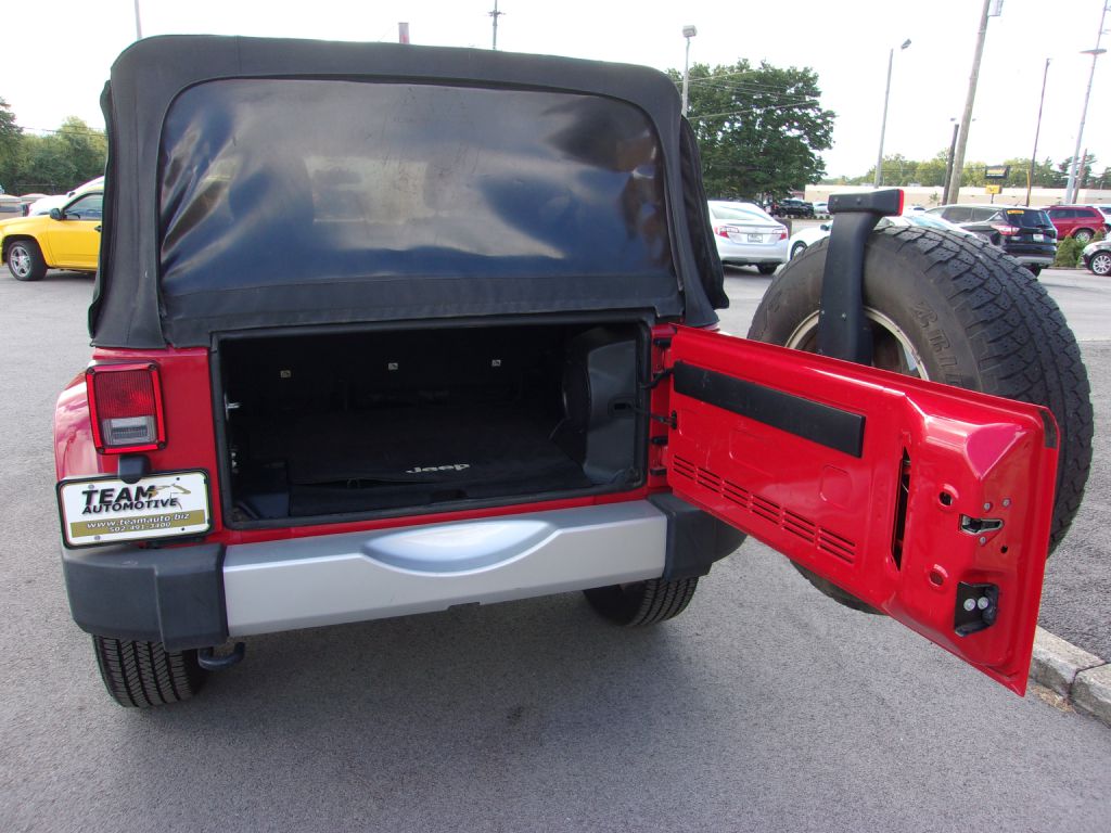 Photo 25 of this JEEP WRANGLER UNLIMI