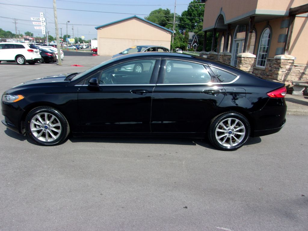 Photo 2 of this FORD FUSION