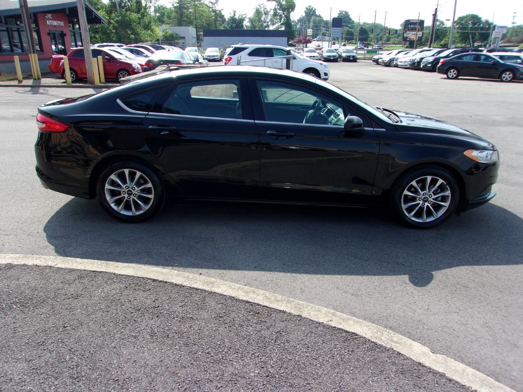 Photo 6 of this FORD FUSION