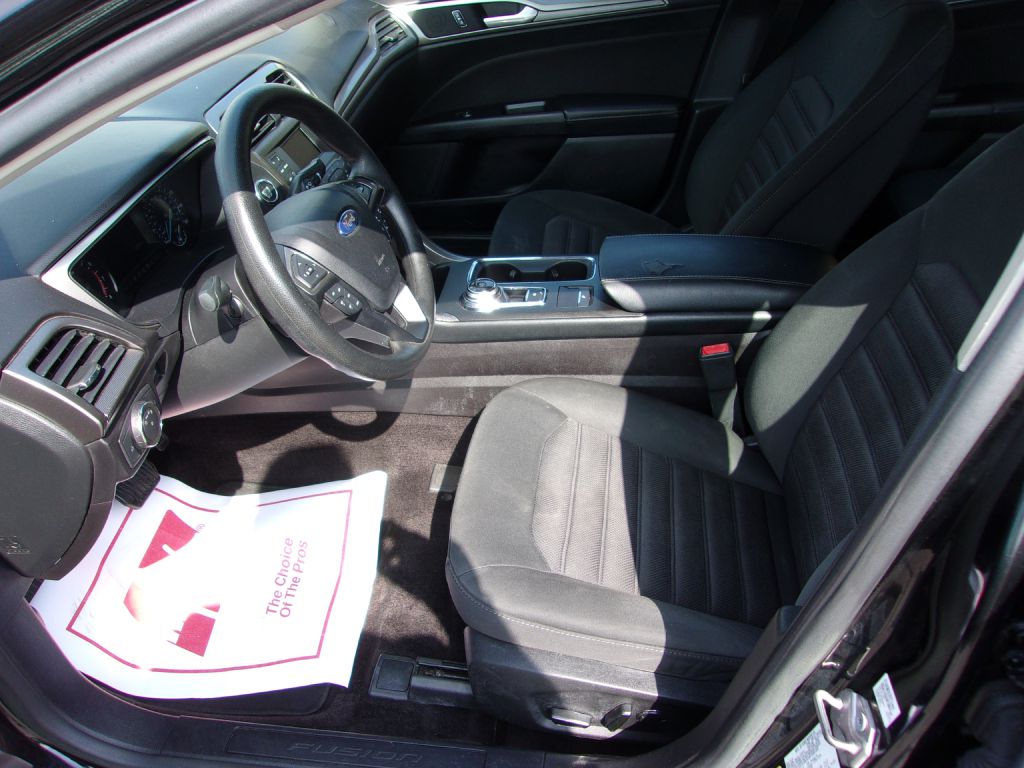 Photo 10 of this FORD FUSION