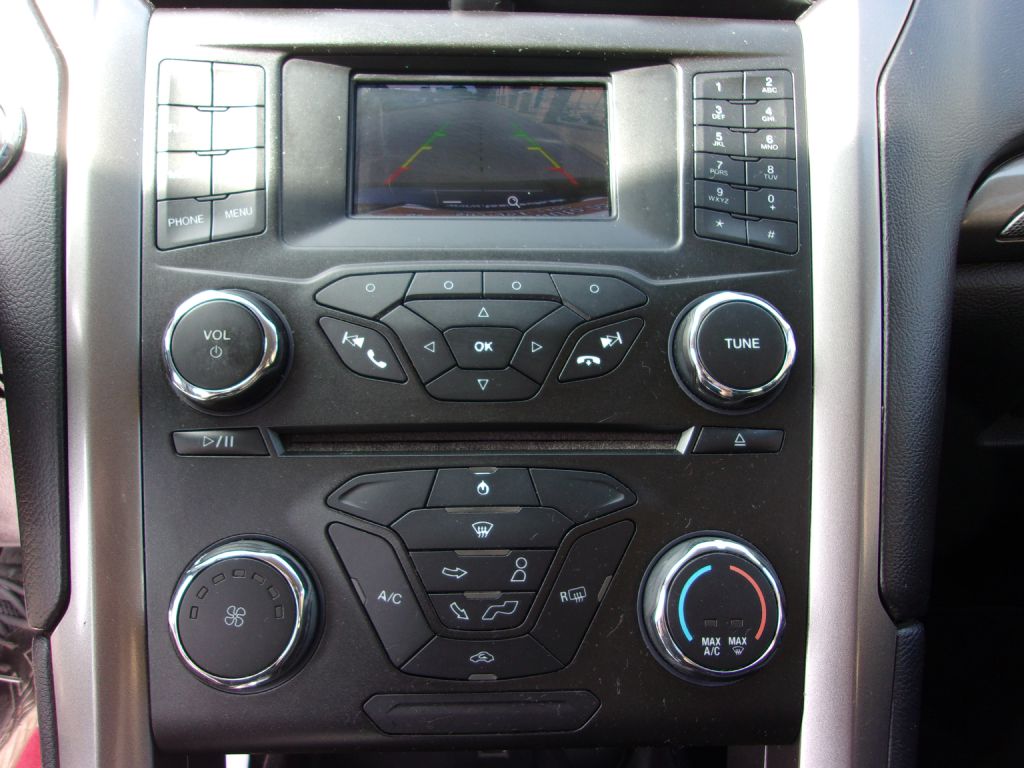 Photo 15 of this FORD FUSION