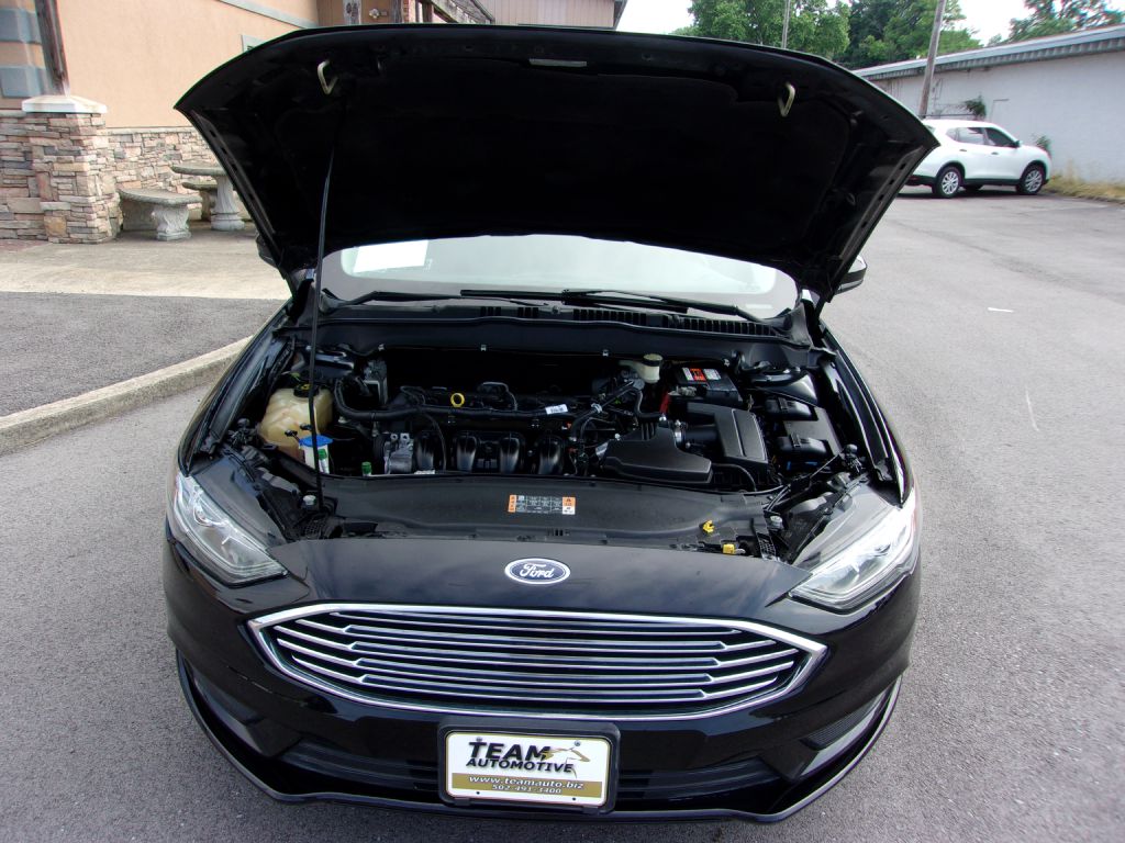 Photo 33 of this FORD FUSION