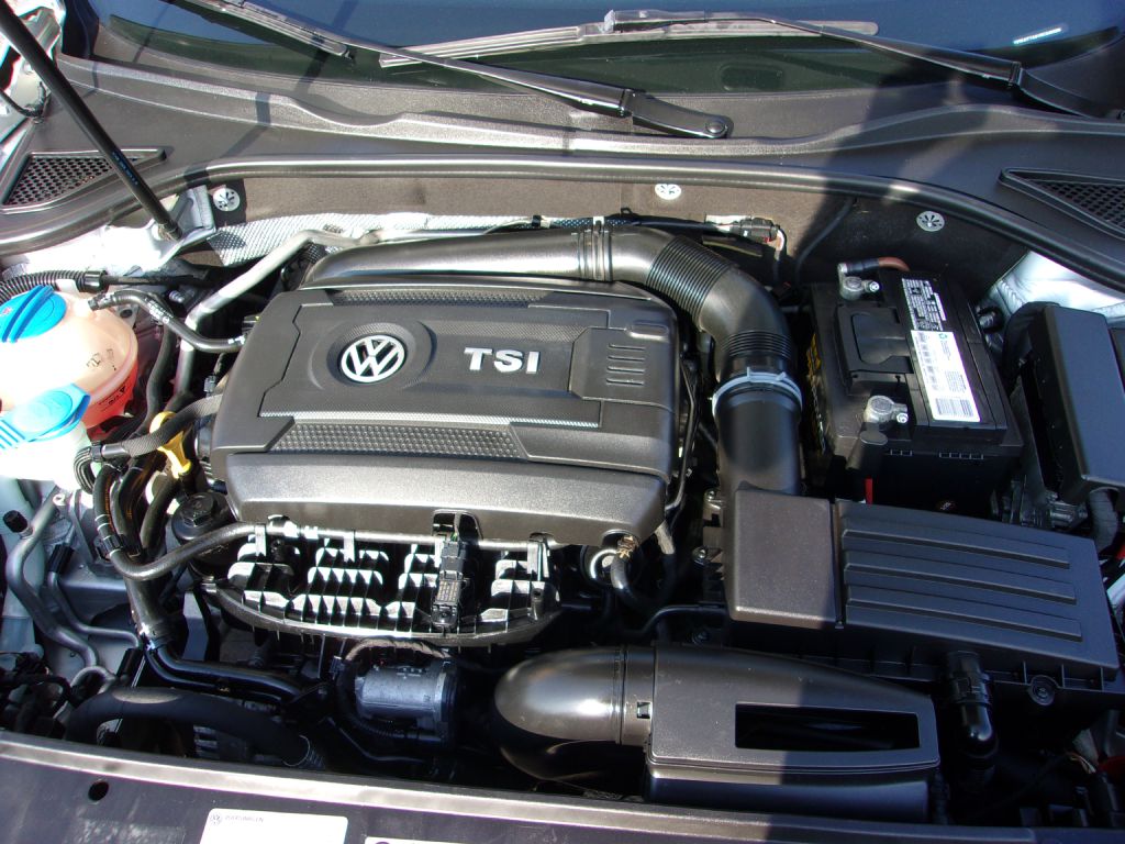 Photo 33 of this VOLKSWAGEN PASSAT