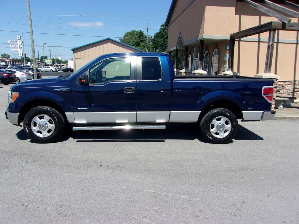 Photo 2 of this FORD F150