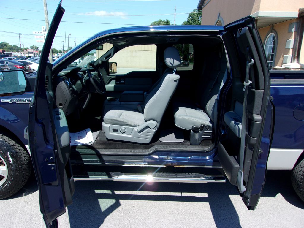 Photo 9 of this FORD F150