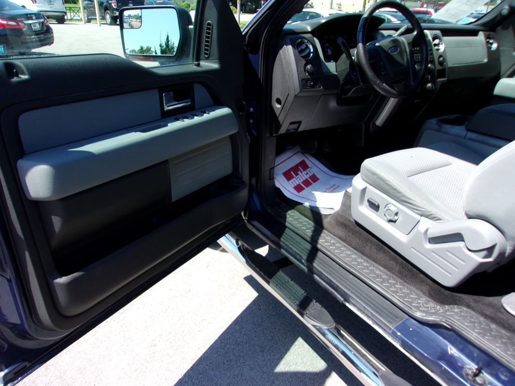 Photo 10 of this FORD F150
